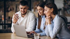 Grupp Manniskor Som Arbetar Med Det Goda Ledarskapet